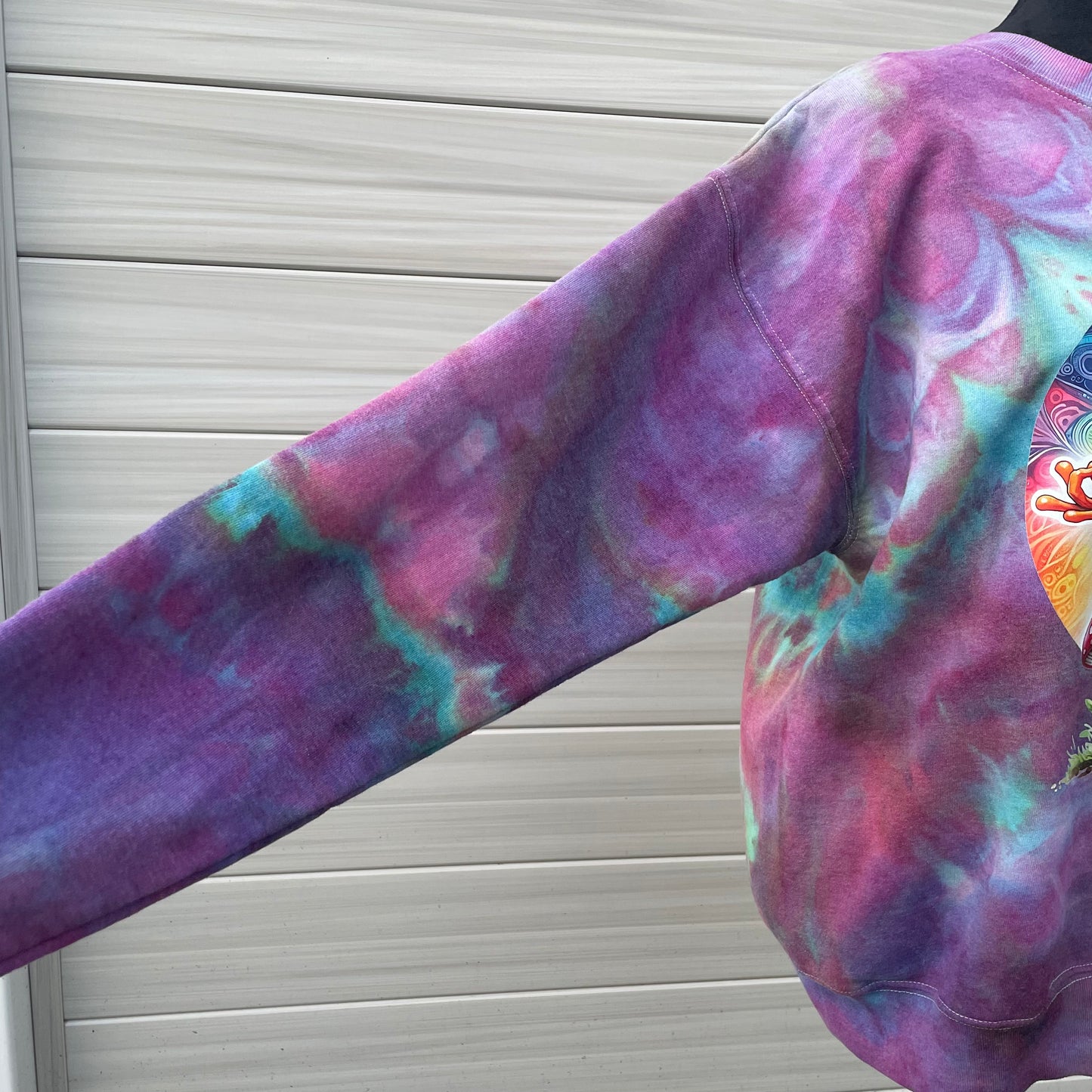 Colorful Frog Zen Sweater - Size Medium